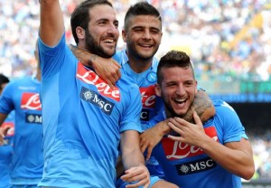 Higuain, Insigne e Mertens si godono la vittoria